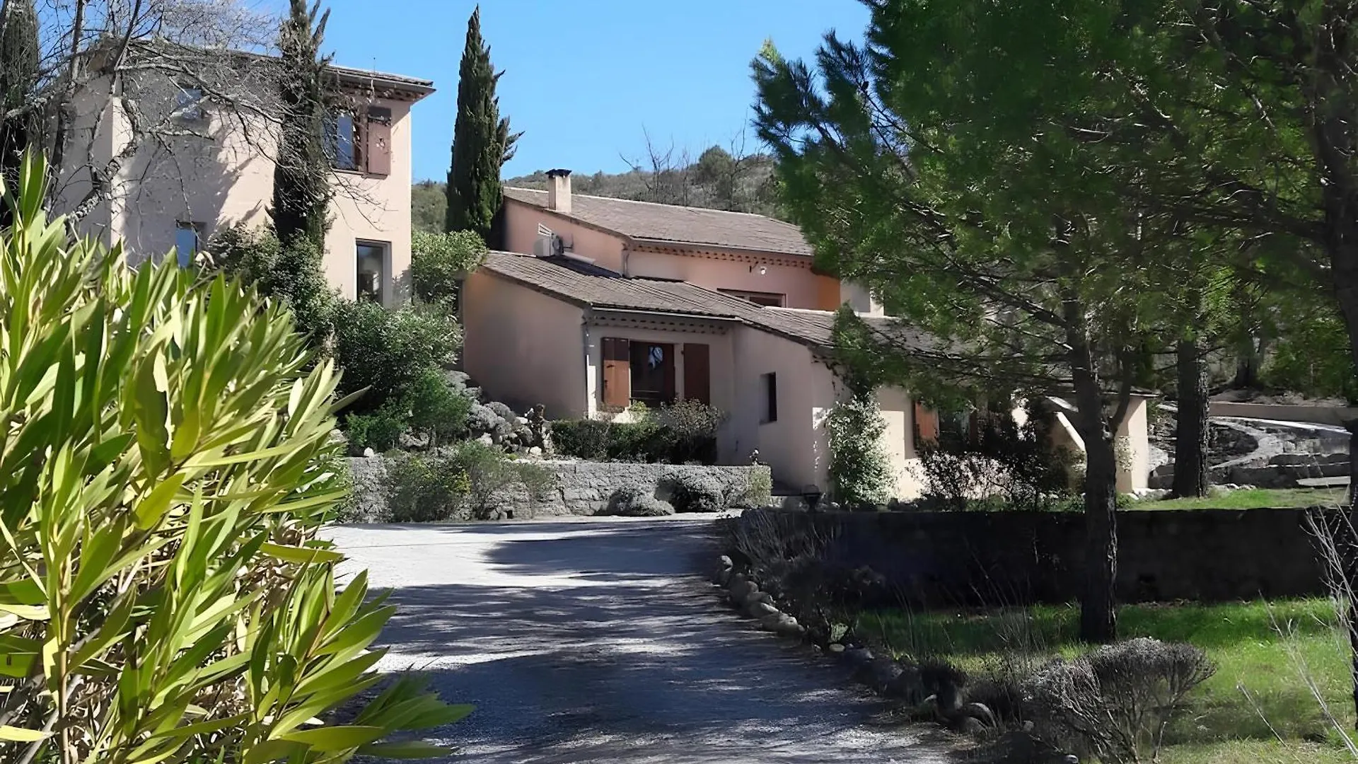 Gite Provencal Grospierres 0*,  France
